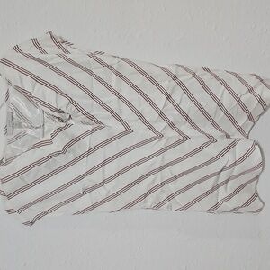 Triangular stripe shirt